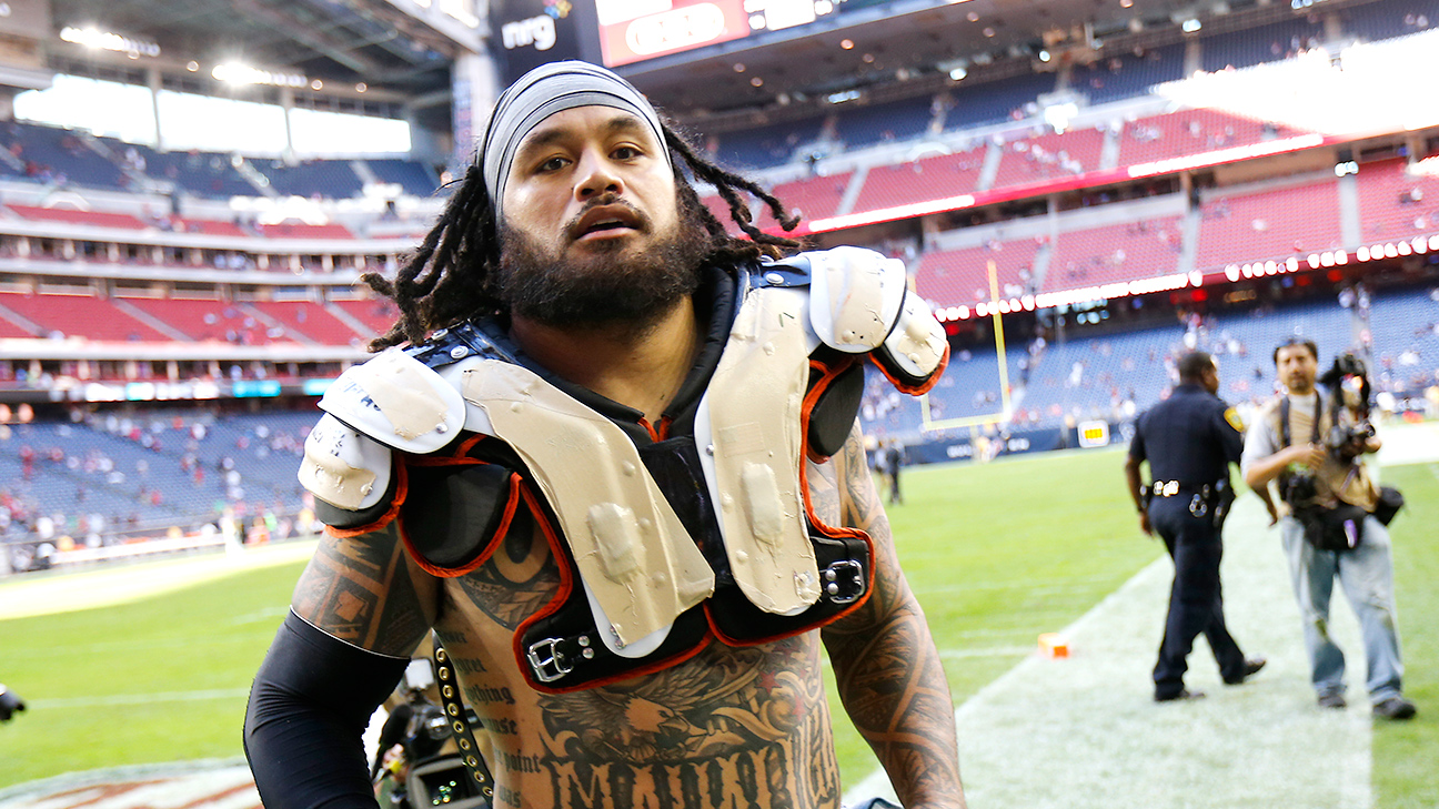 Cincinnati Bengals linebacker Ray Maualuga (58) during a time out