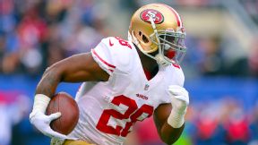 49ers running back Carlos Hyde (28) in the first half during NFL