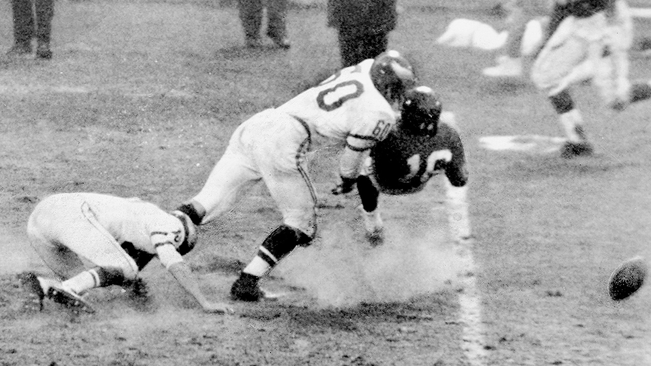 Chuck Bednarik, greatest Philadelphia Eagles player, dies at 89 - ESPN -  Philadelphia Eagles Blog- ESPN