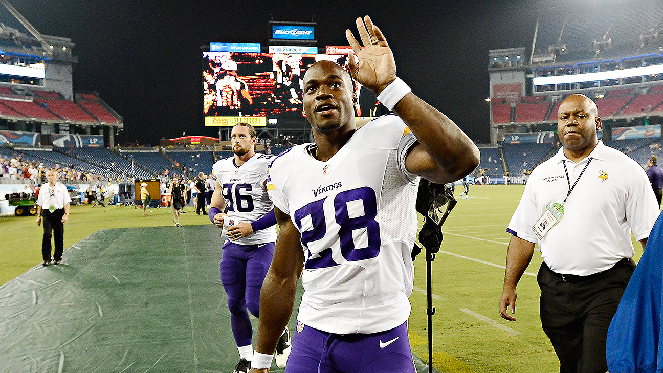 Adrian Peterson greeted by supportive Minnesota Vikings fans at