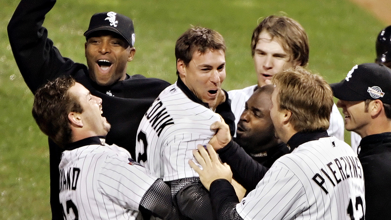 White Sox: Ozzie Guillen posts tweet in memory of 2005 World Series team