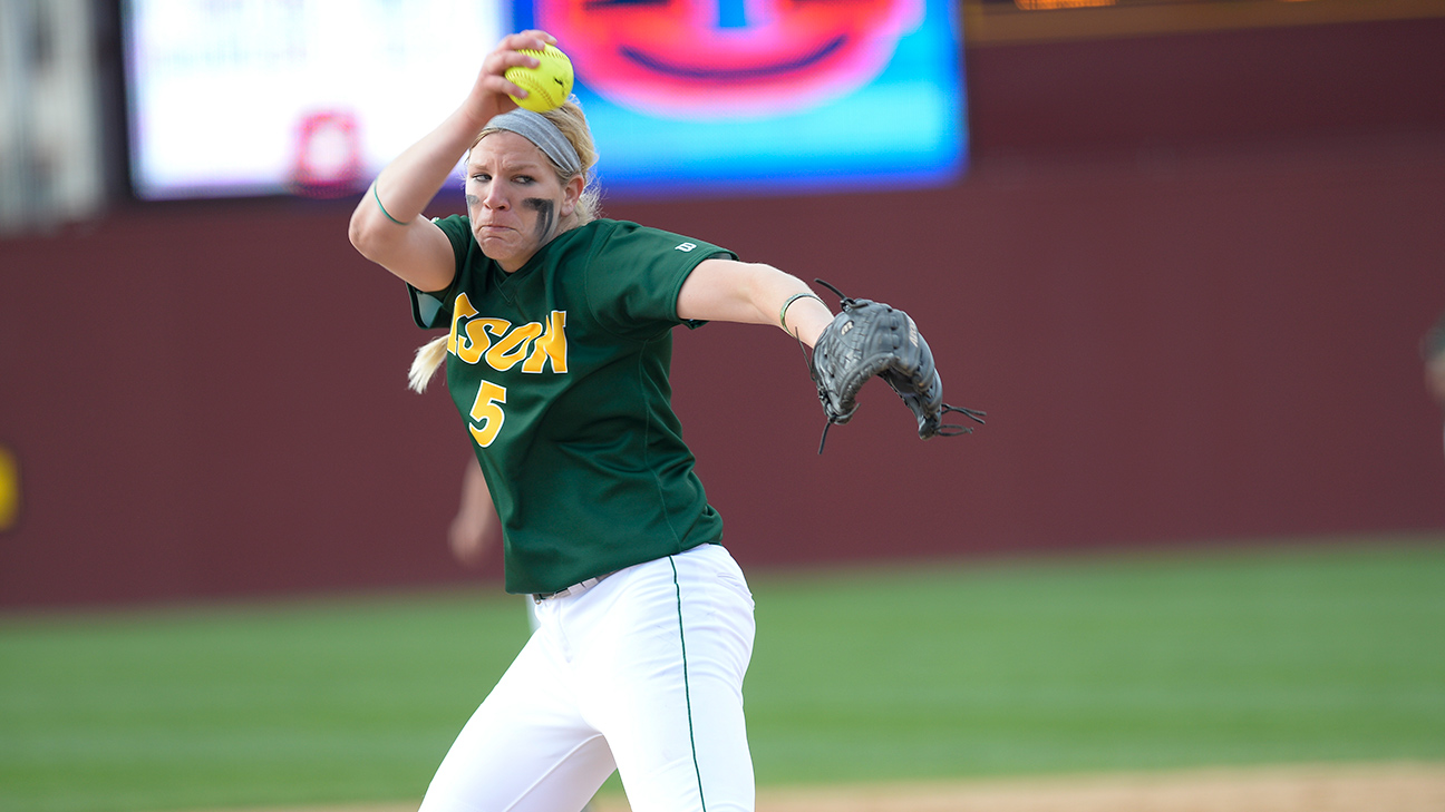 Elkins ties school career home run record in loss to Cajuns