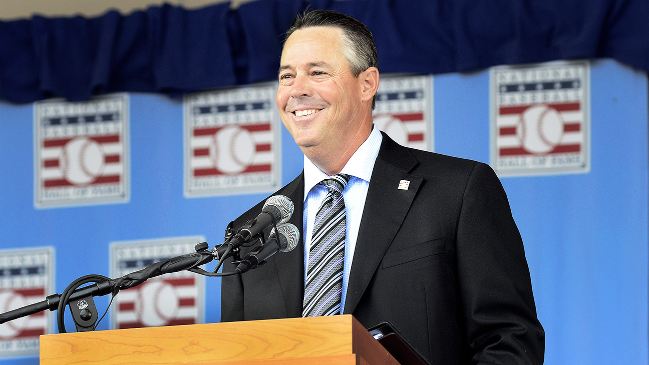 Dodgers add Greg Maddux, Raul Ibanez to front office staff