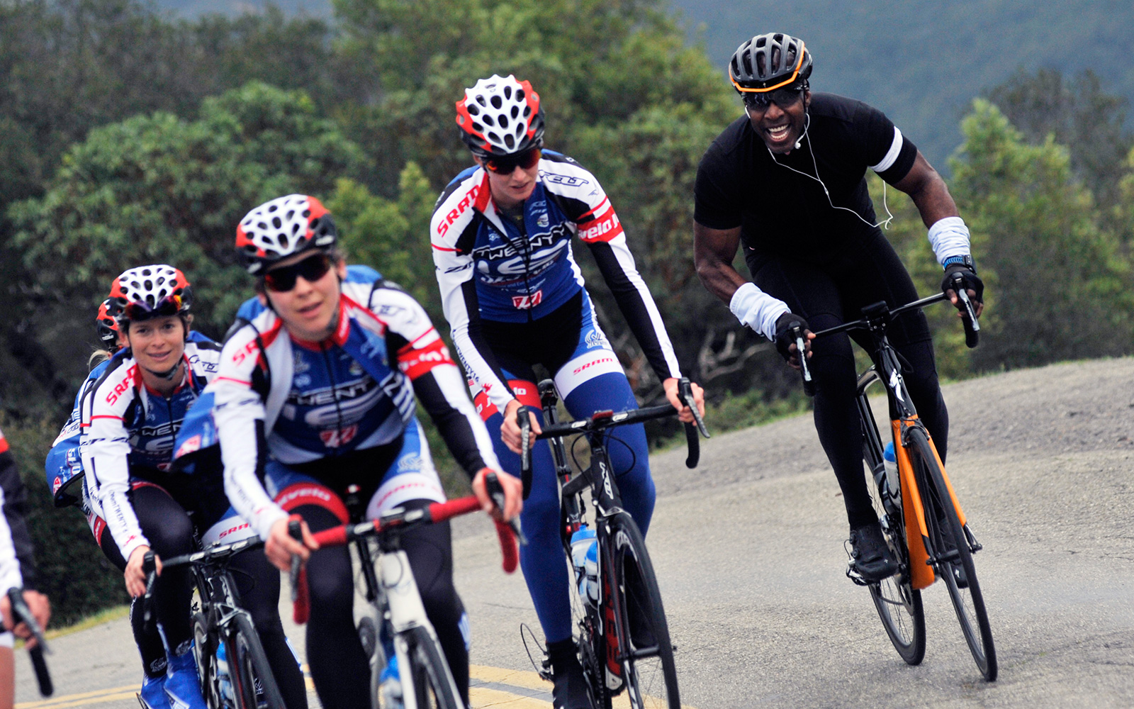 Barry Bonds uses money and resources to support women's cycling