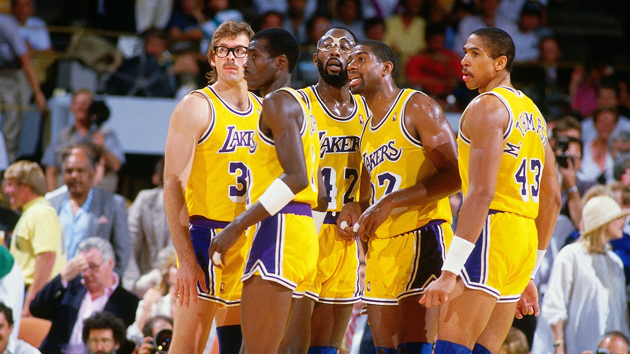 Magic Johnson  Magic johnson, Magic johnson lakers, Showtime lakers