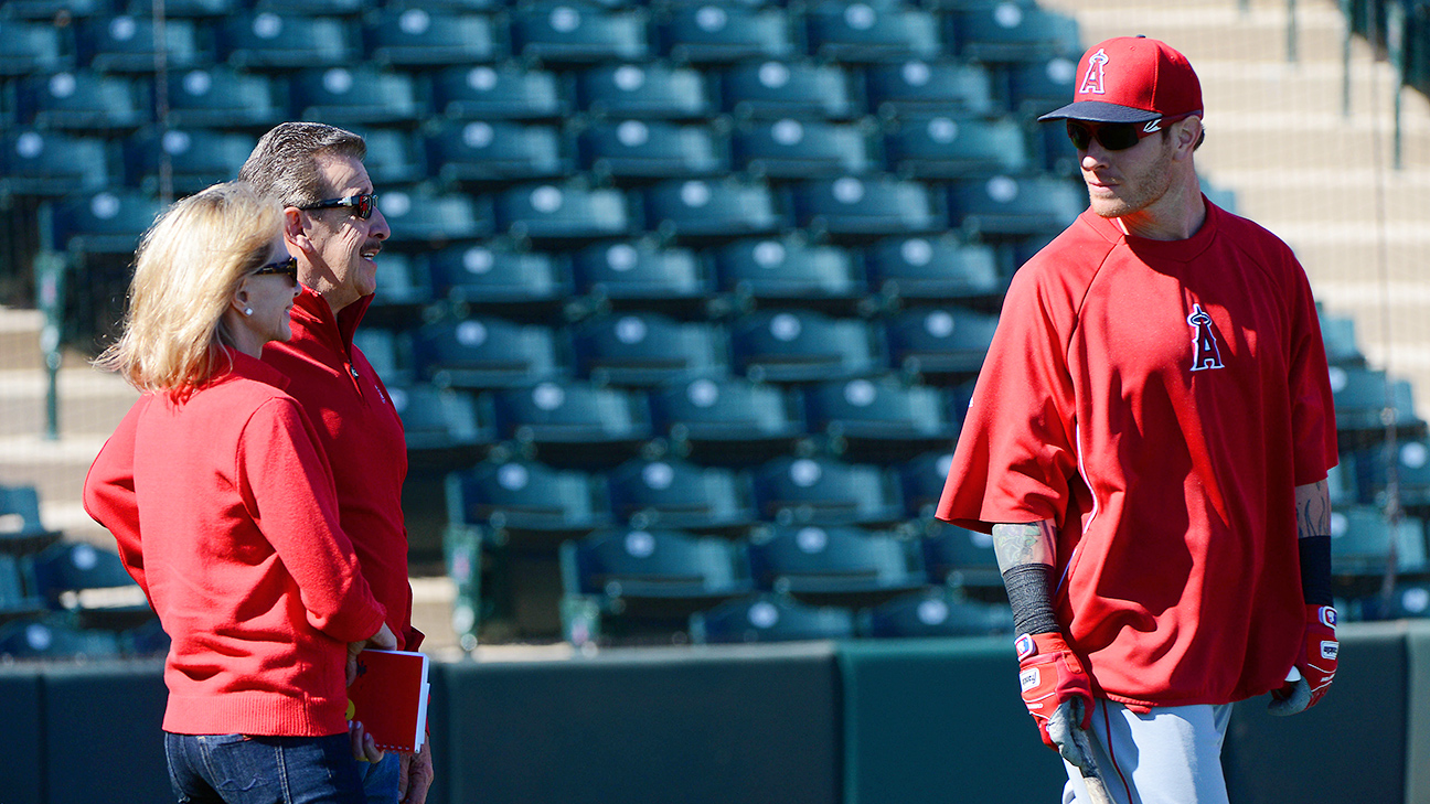 Josh Hamilton says attempts to speak to Angels' Arte Moreno rejected