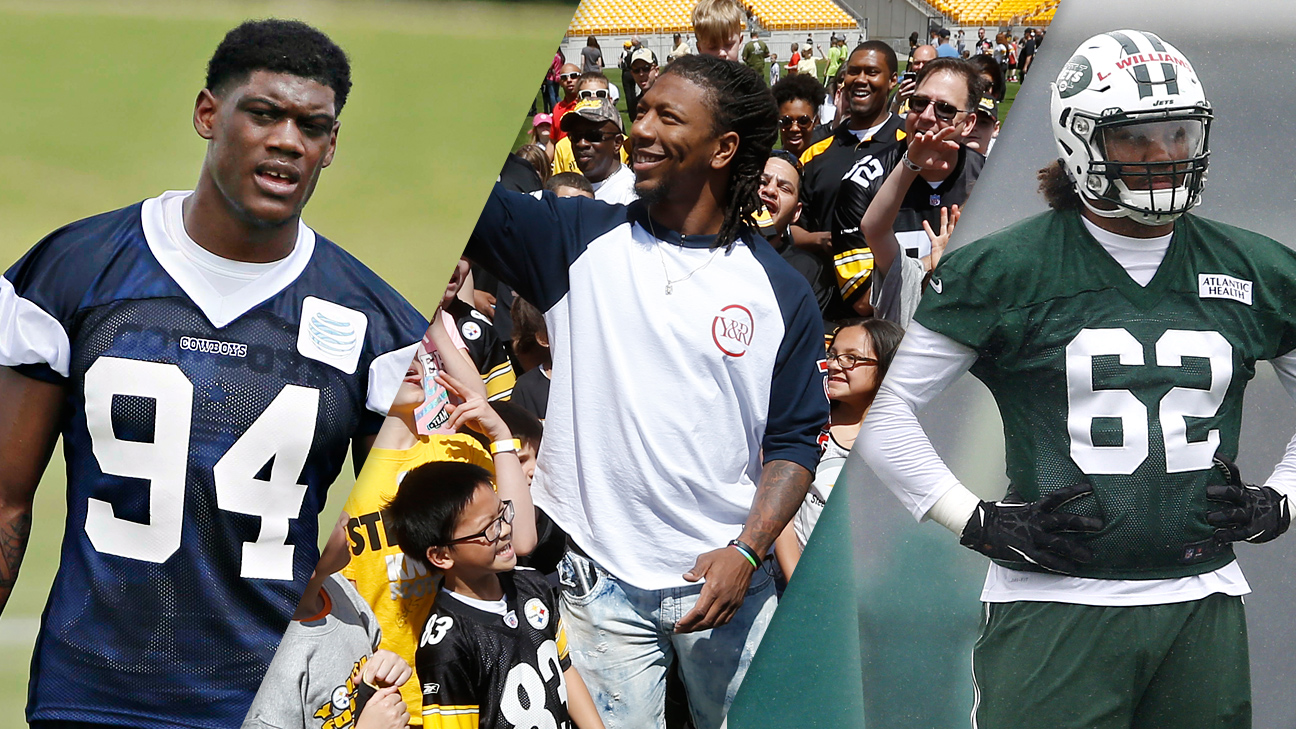 Marcus Peters signs '2015 DROY' on jersey (Photo)