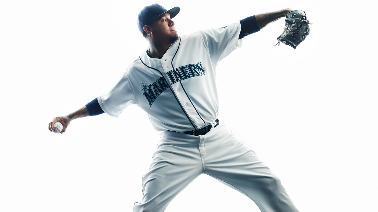 Felix Hernandez returns to throw out first pitch before Mariners' home  playoff game in Seattle