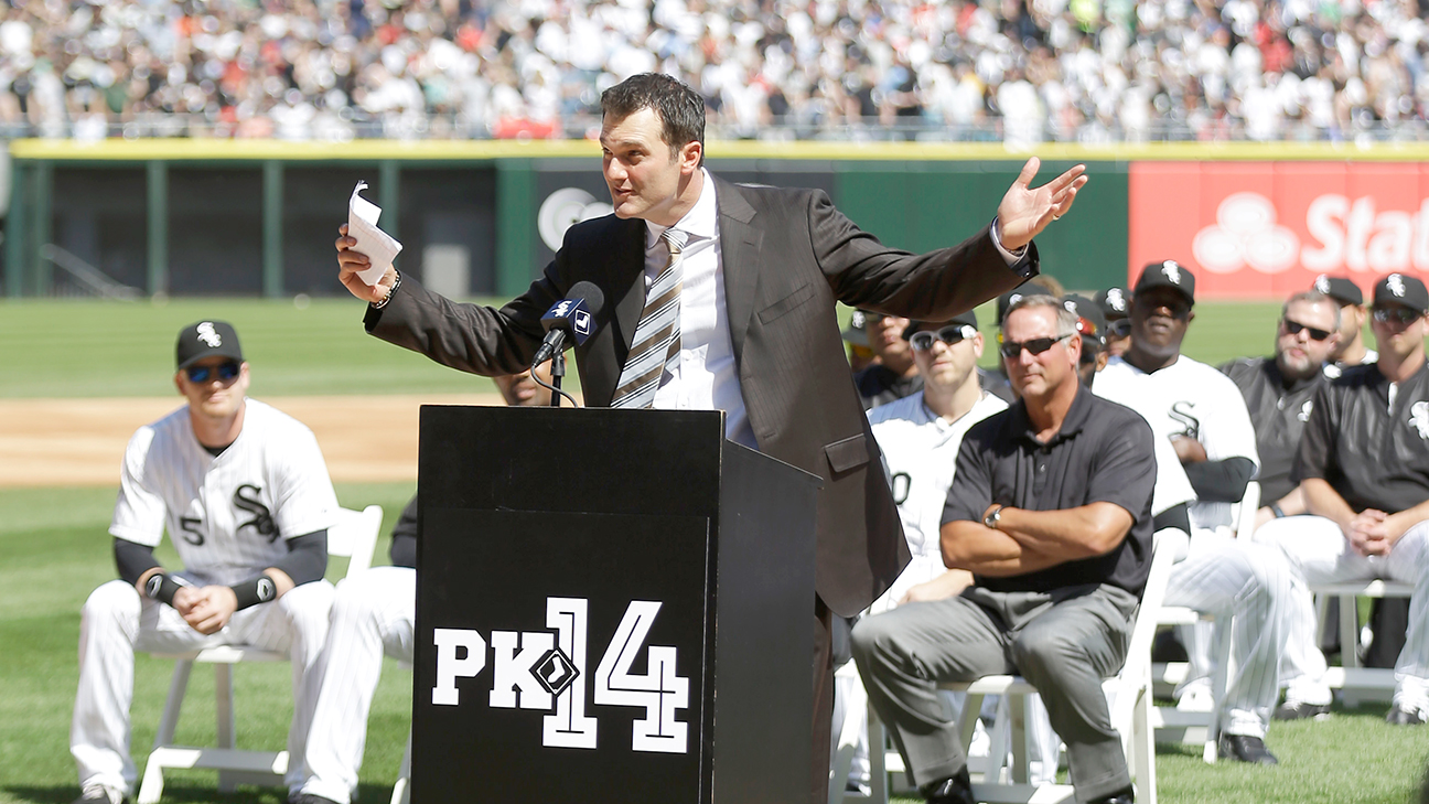 The Yankees presenting Paul Konerko with a retirement gift. : r/baseball