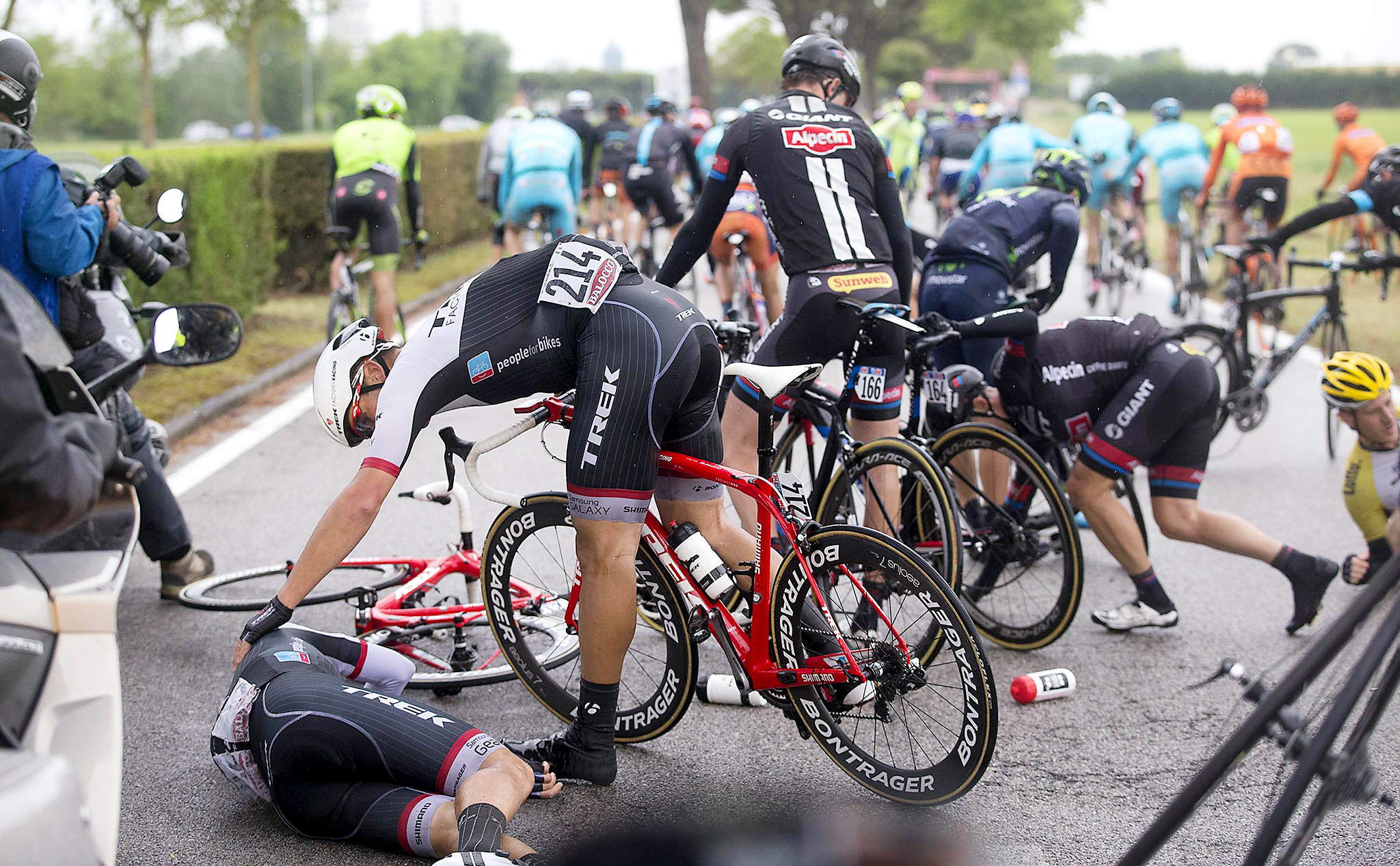 A crashing halt - 98th Giro d'Italia - ESPN