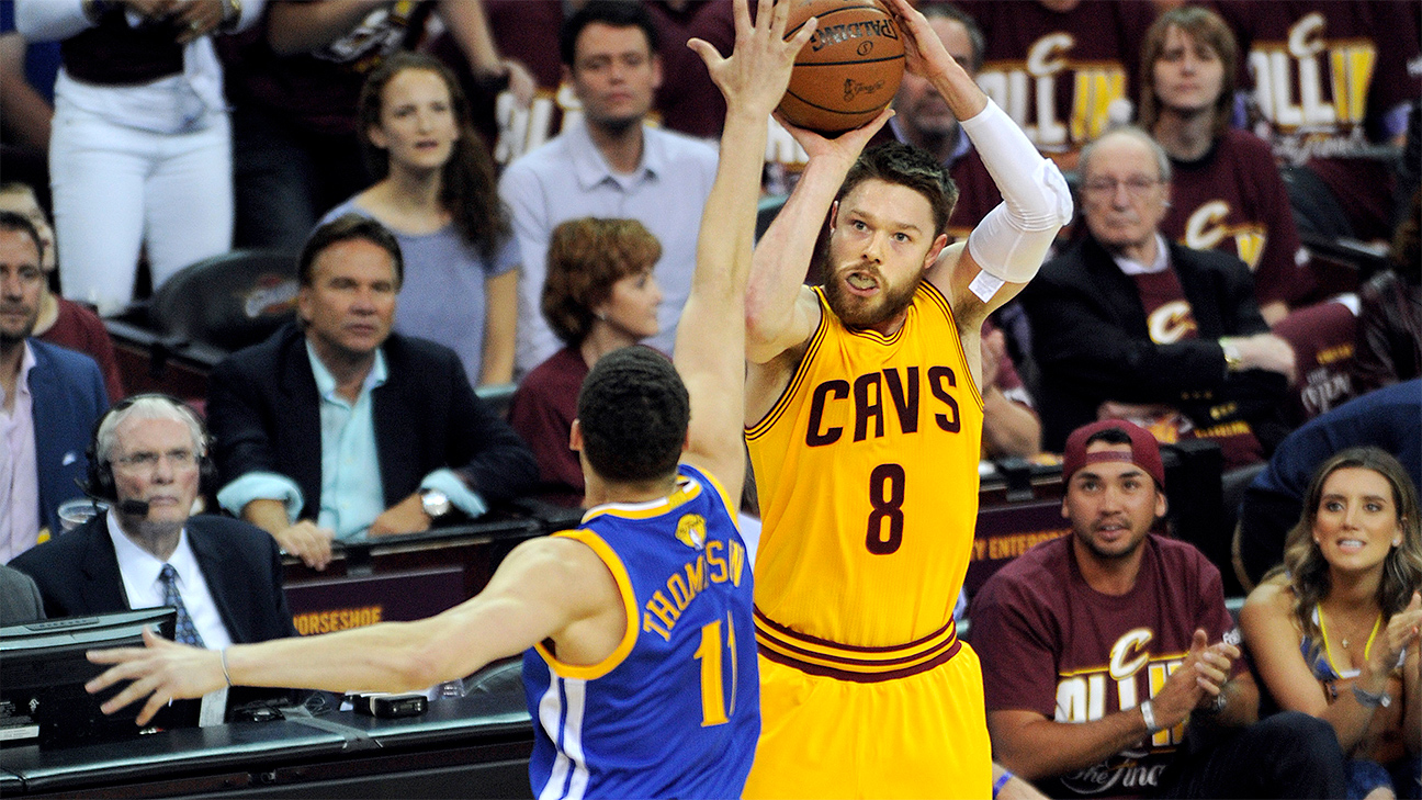 NBA 2014-15: Matthew Dellavedova makes return for Cleveland after missing  most of season