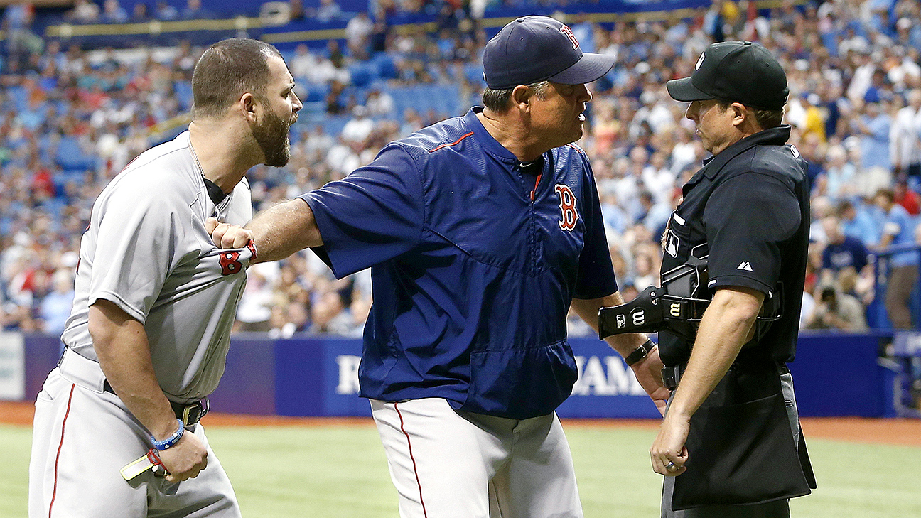 Mike Napoli returns after resting tight back