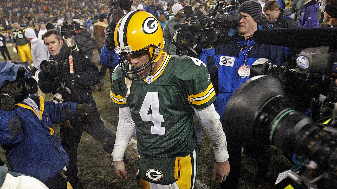 NFL: Favre, Vikings hold off Packers