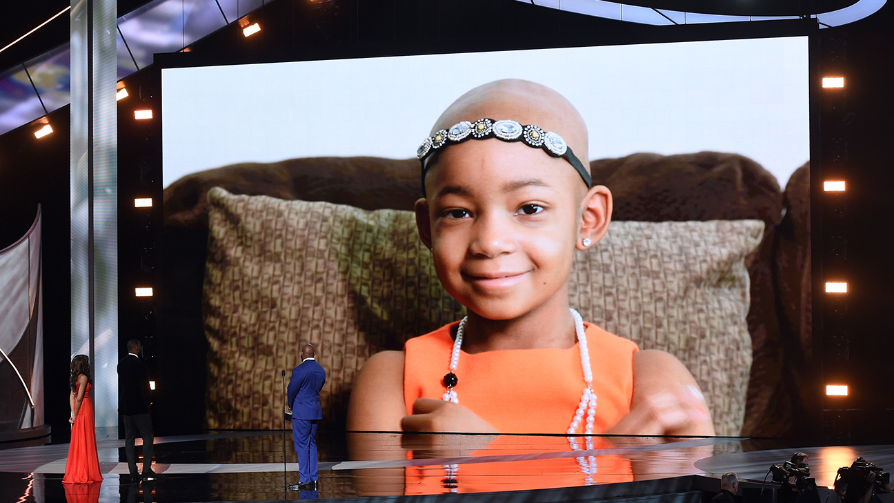 Devon Still says daughter Leah is cancer-free - CBS News