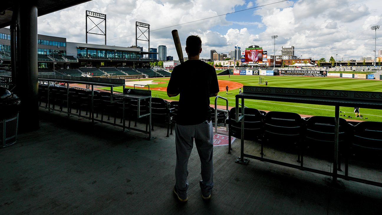Cincinnati Moeller baseball pros hope weather, MLB lockout breaks