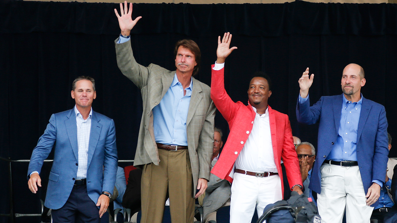 Pedro Martinez honors his Dominican heritage as he, Randy Johnson