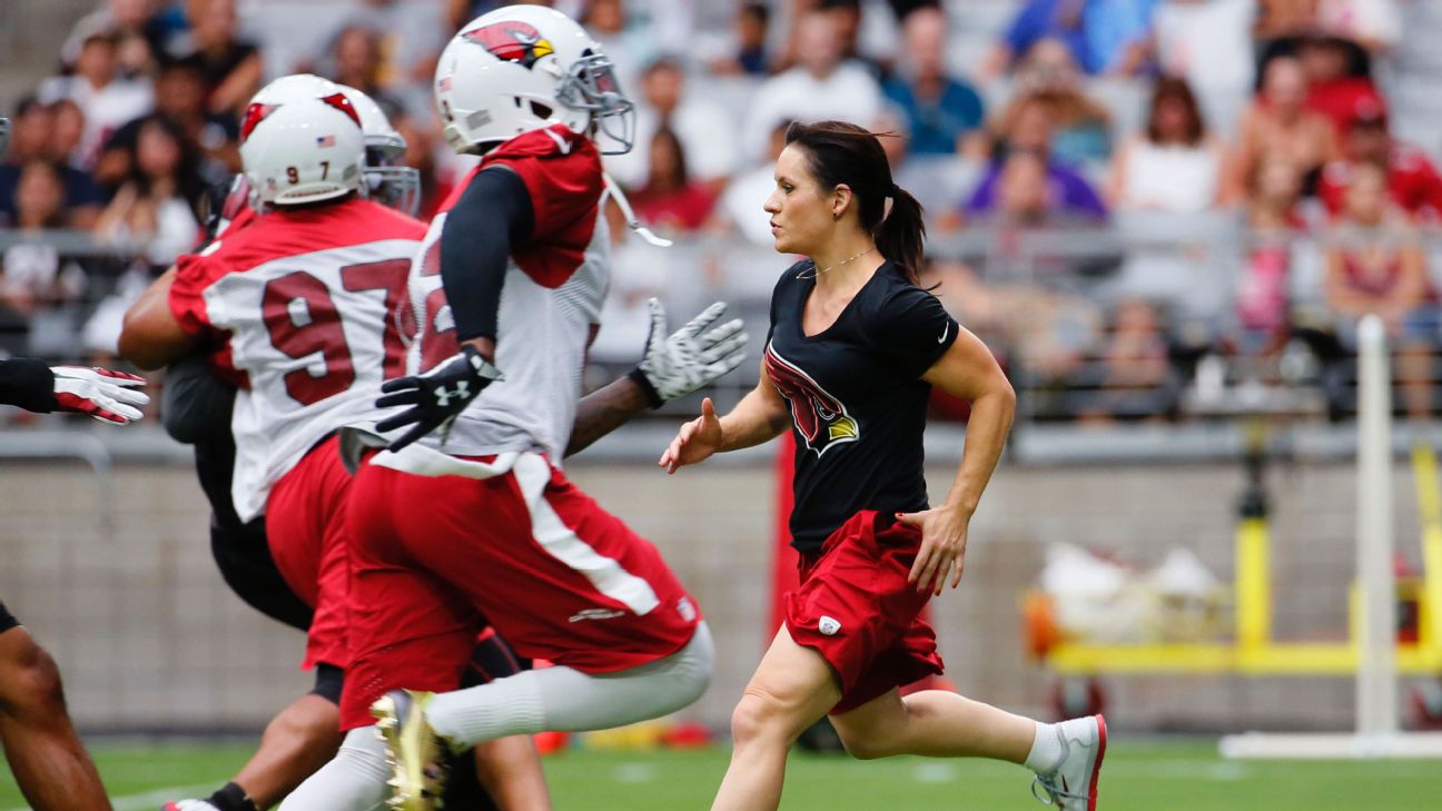 Jen Welter, NFL's first female coach, cold-called the Cardinals