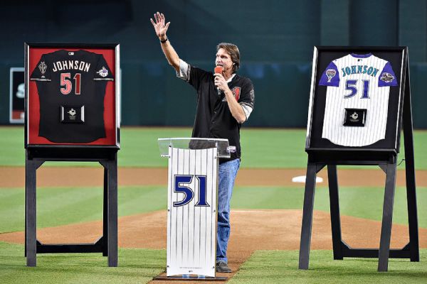 Randy Johnson thanks fans, many others, as D-backs retire No. 51