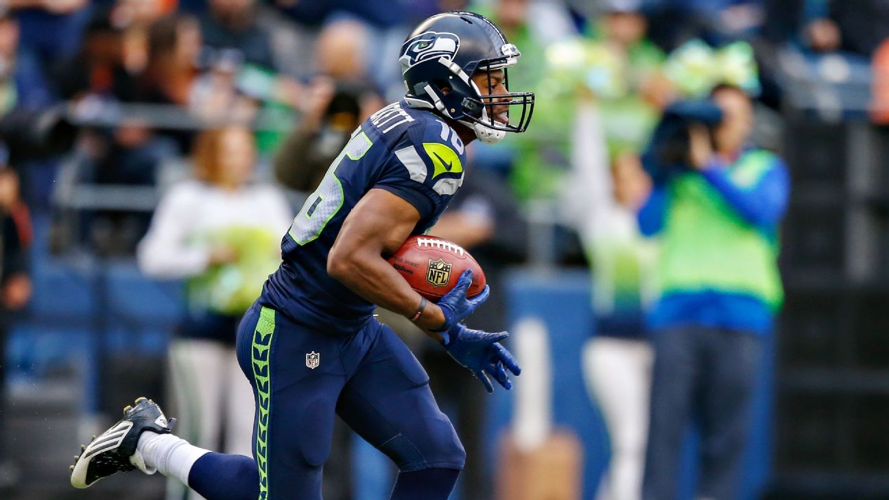 Seahawks bringing back 'Action Green' jerseys for Monday Night Football -  Field Gulls