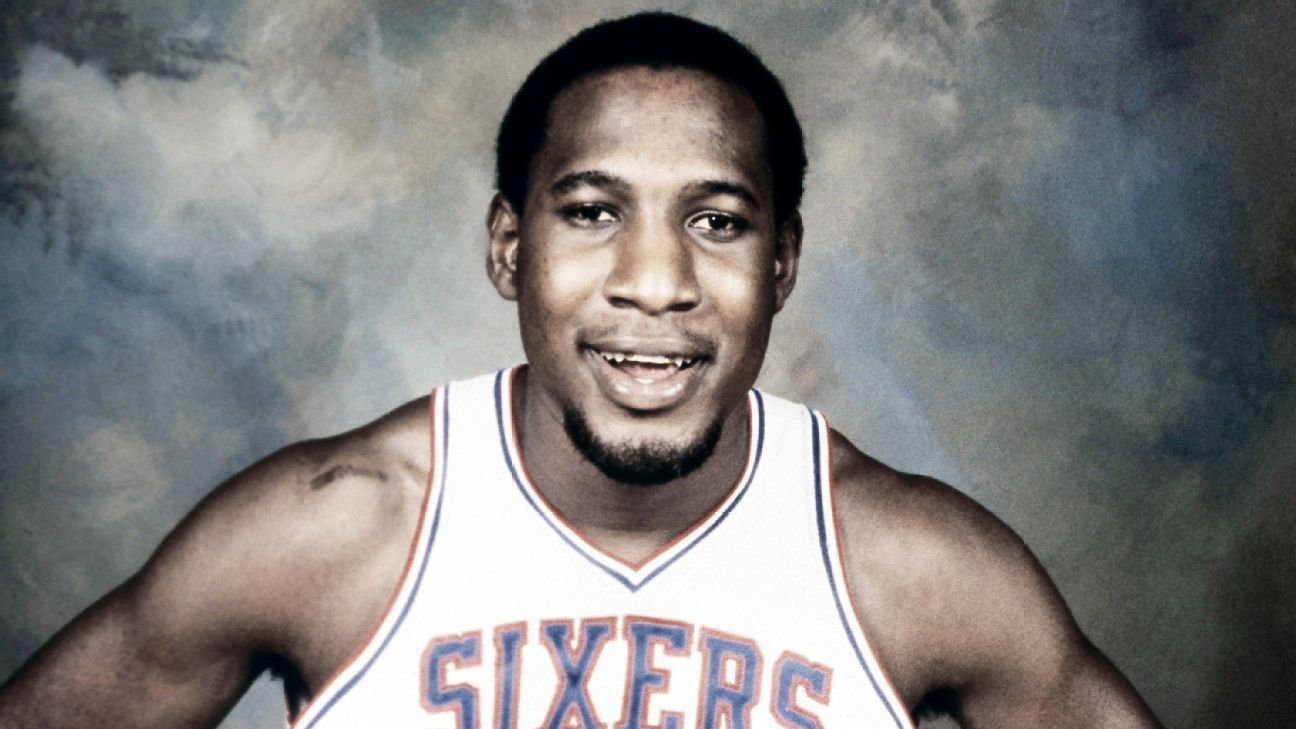 PICTURES: Public viewing for Darryl Dawkins