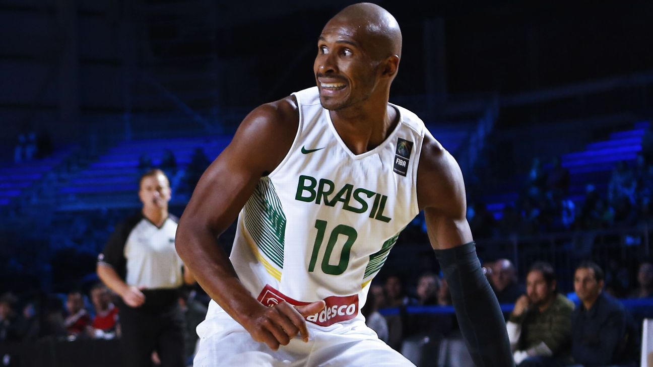 NBA Brasil - Leandro Barbosa sai do banco, anota 16 pontos em 19 minutos em  quadra e comanda a vitória do Golden State Warriors sobre o Philadelphia  76ers (89-84). Veja como foi