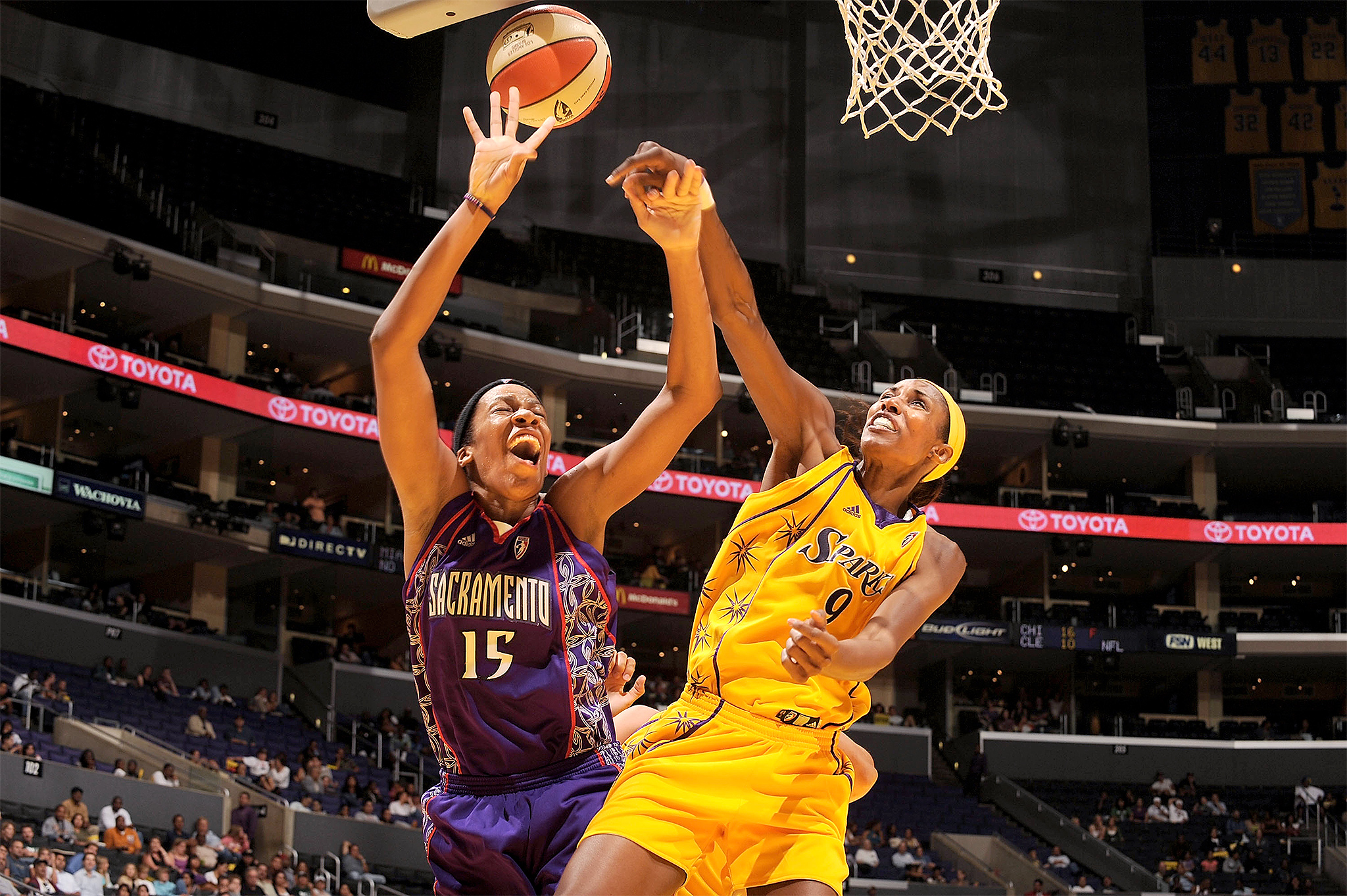 Lisa Leslie announced as a Naismith Basketball Hall of Fame Finalist -  Swish Appeal