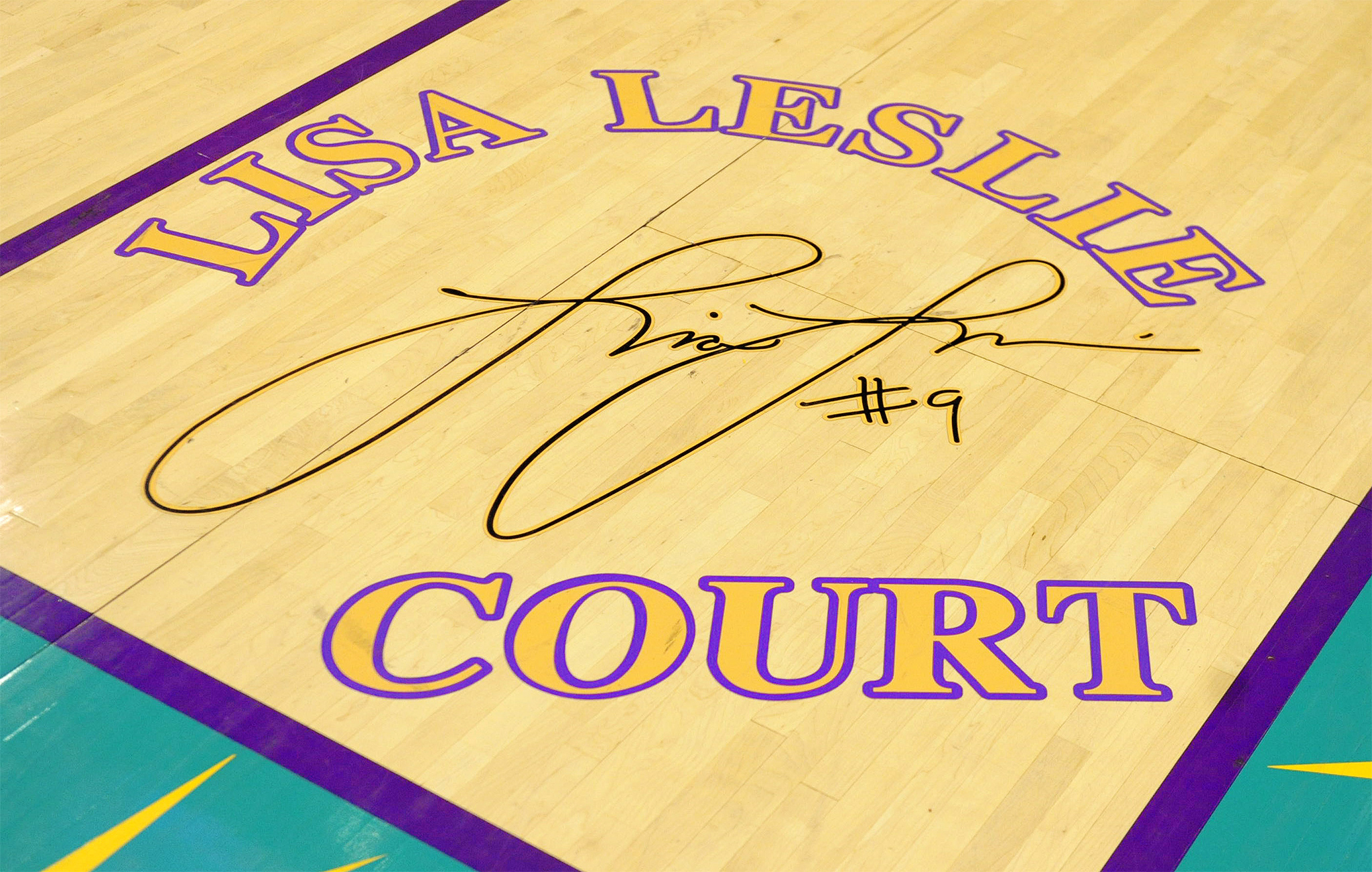 Lisa Leslie Signed Jersey (JSA)