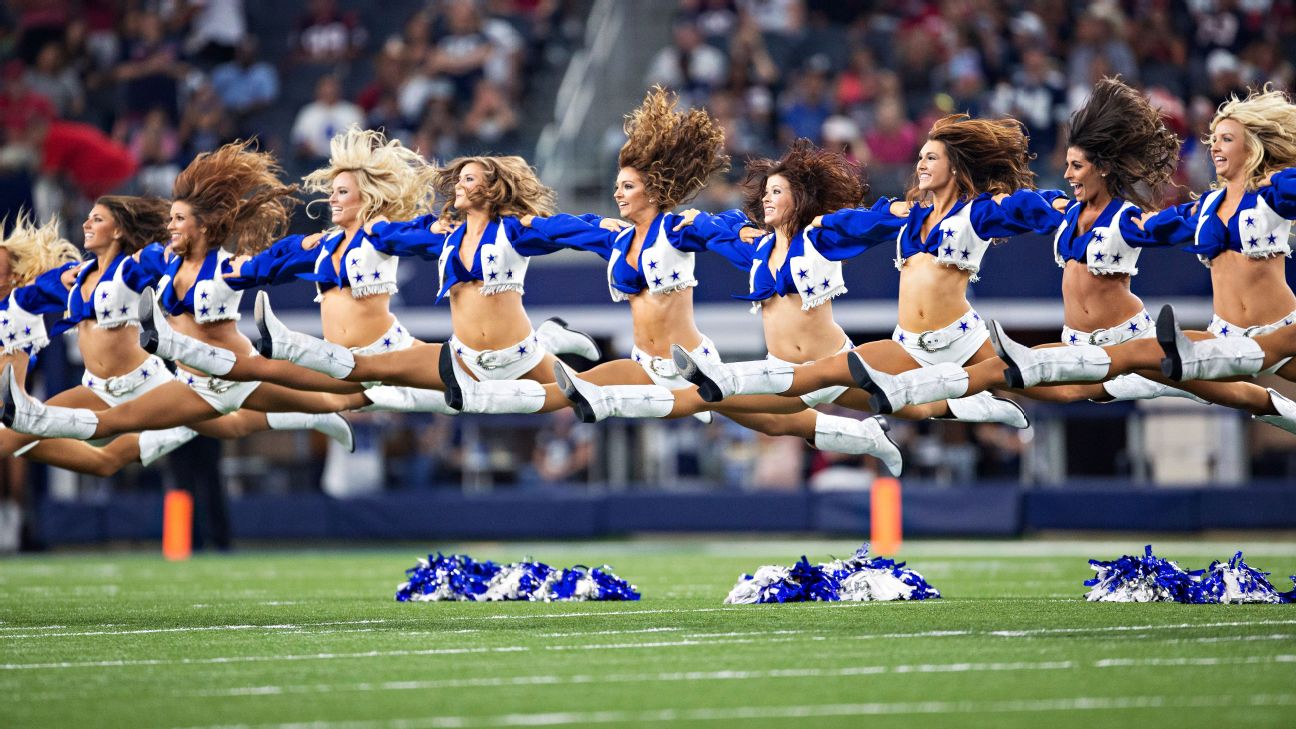 The 2016 Detroit Lions Cheerleaders take the field for the first time 