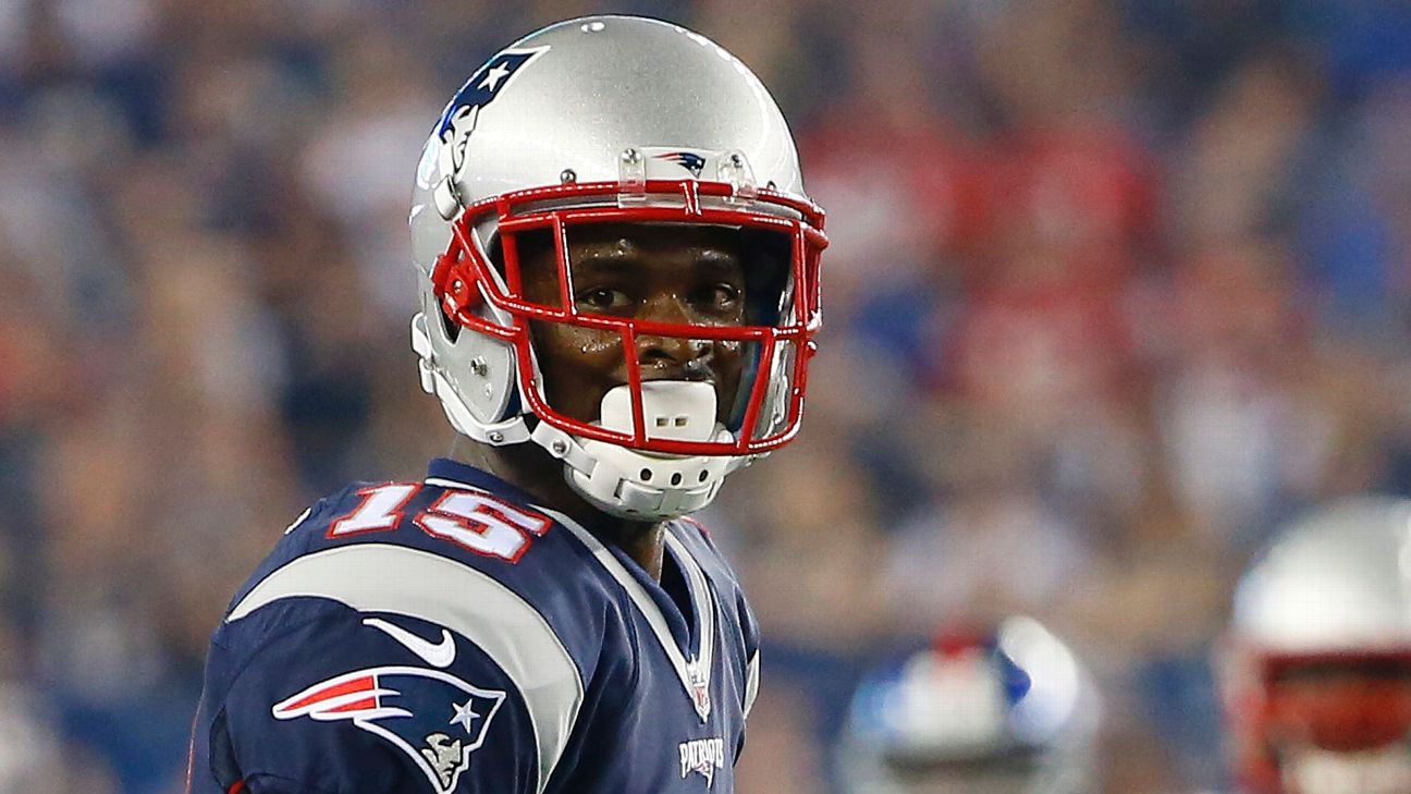 Reggie Wayne Will Try to Defy Age With Patriots - The New York Times