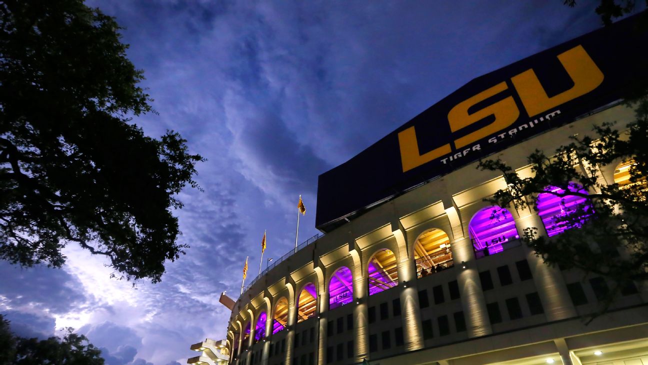 Leonard Fournette of LSU Tigers to auction jersey in South Carolina  flood-relief effort - ESPN