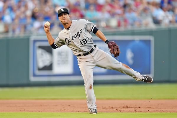 Rockies 3B Nolan Arenado headlines Gold Glove winners with 7th straight -  ABC7 Chicago