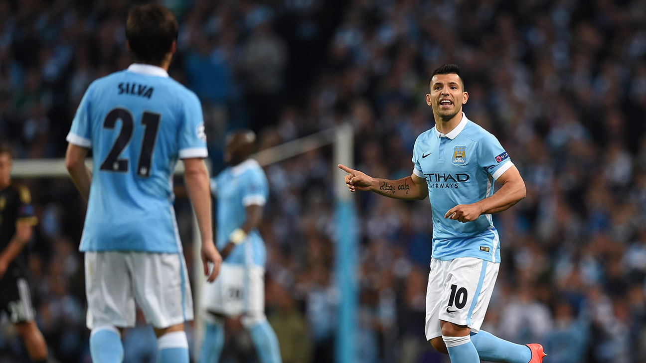 Manchester City's Sergio Aguero warms up in a t-shirt remembering the  Brazil football team Chapecoense who were involved in the Colombia plane  crash during the Premier League match at the Etihad Stadium