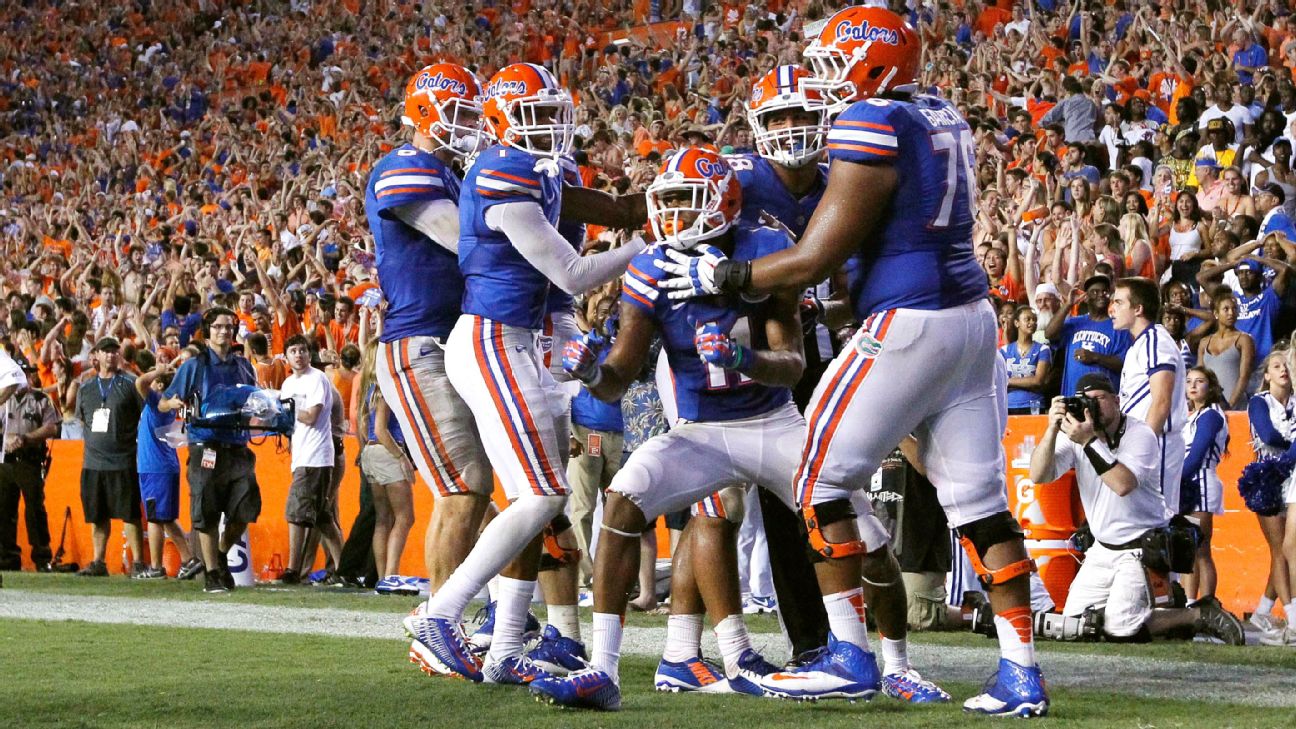 florida-gators-quarterback-jeff-driskel-florida-football-2014-kentucky-the-swamp-handoff