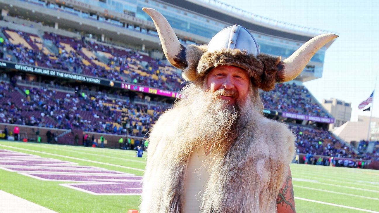 Ragnar's ride as Vikings mascot ends with bold play - ESPN - Minnesota  Vikings Blog- ESPN