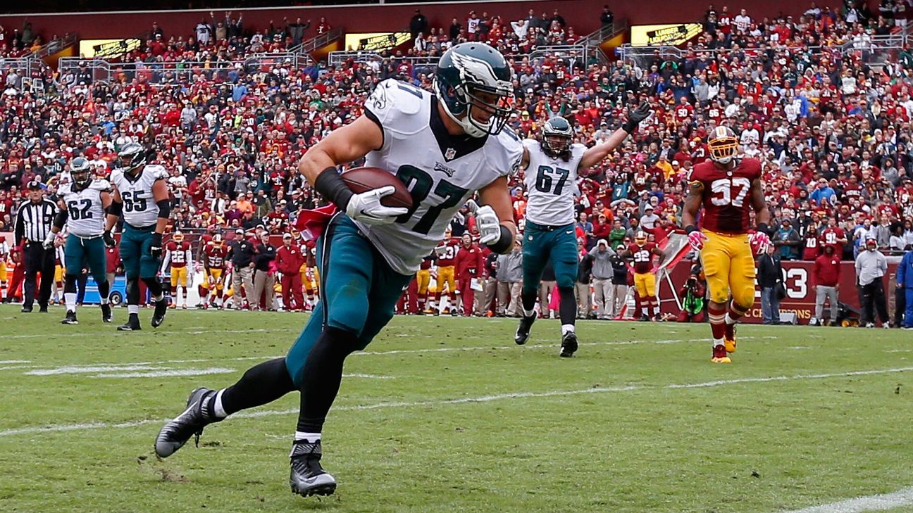 Brent Celek, longest-tenured Eagle, keeps eyes on prize