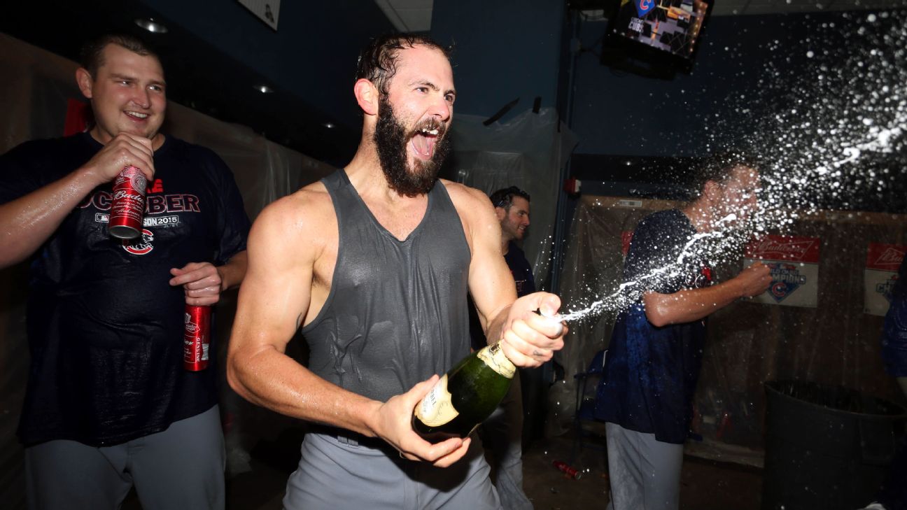 Eddie Vedder Celebrates Chicago Cubs Wild Card Victory