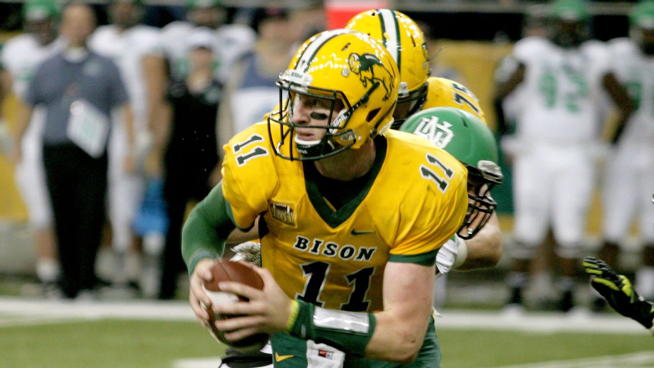 Quarterback Carson Wentz to return for North Dakota State Bison in