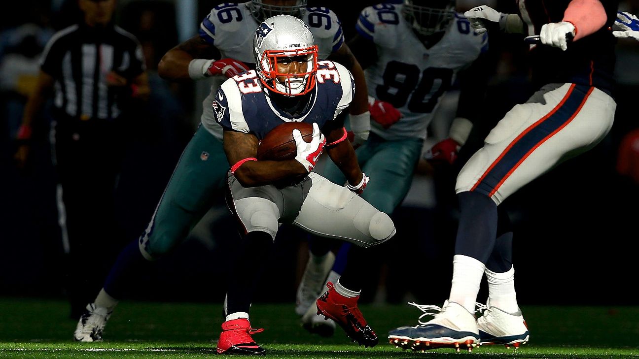 Patriots RB Dion Lewis' One-Handed, Tackle-Breaking Catch-'n-Run