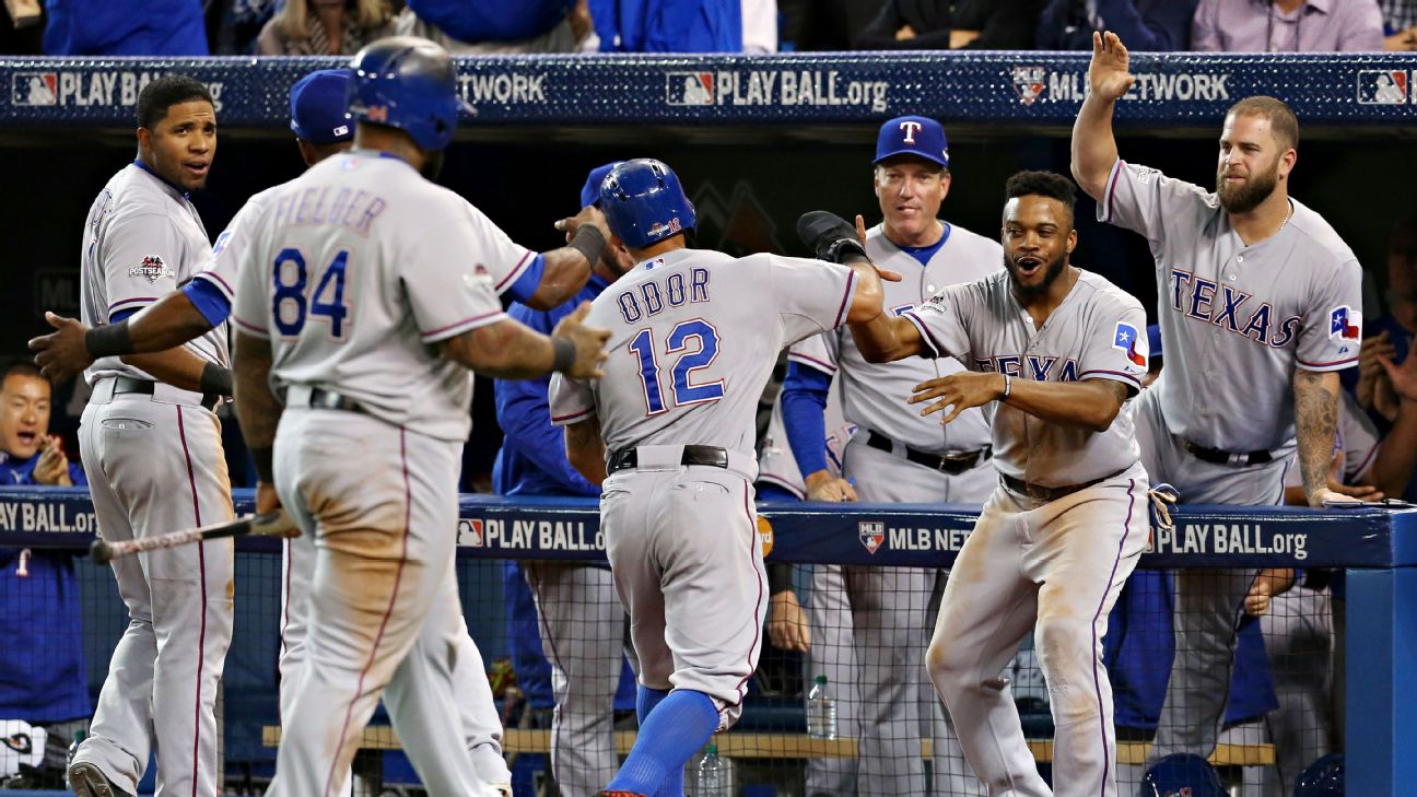 Fan Reaction Videos From the Blue Jays' Walk-Off Win Over the Rangers