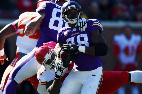 Adrian Peterson denies sickness was caused by chewing tobacco
