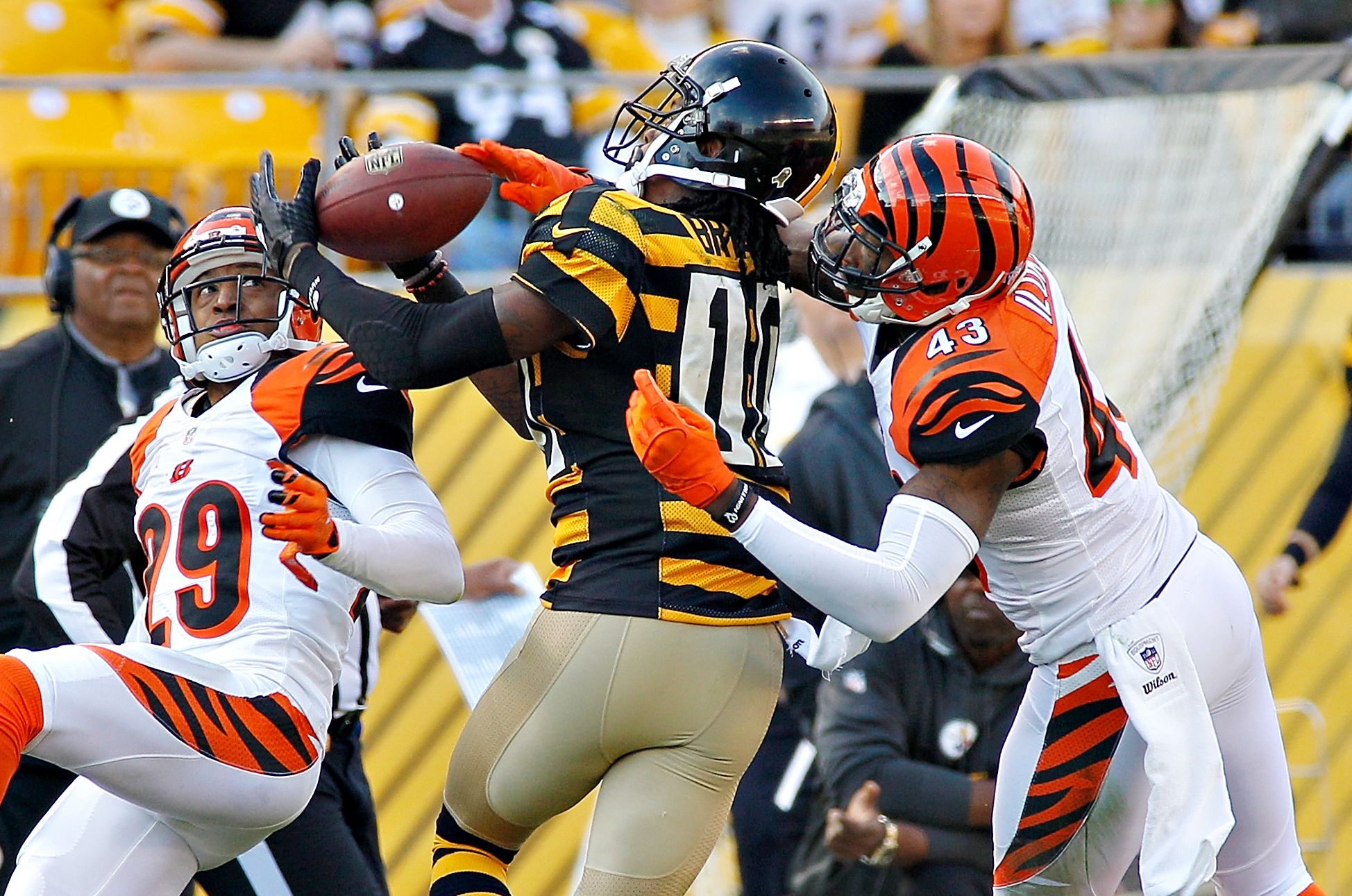 Ben Roethlisberger Sacked - Photos: Bengals vs. Steelers - ESPN