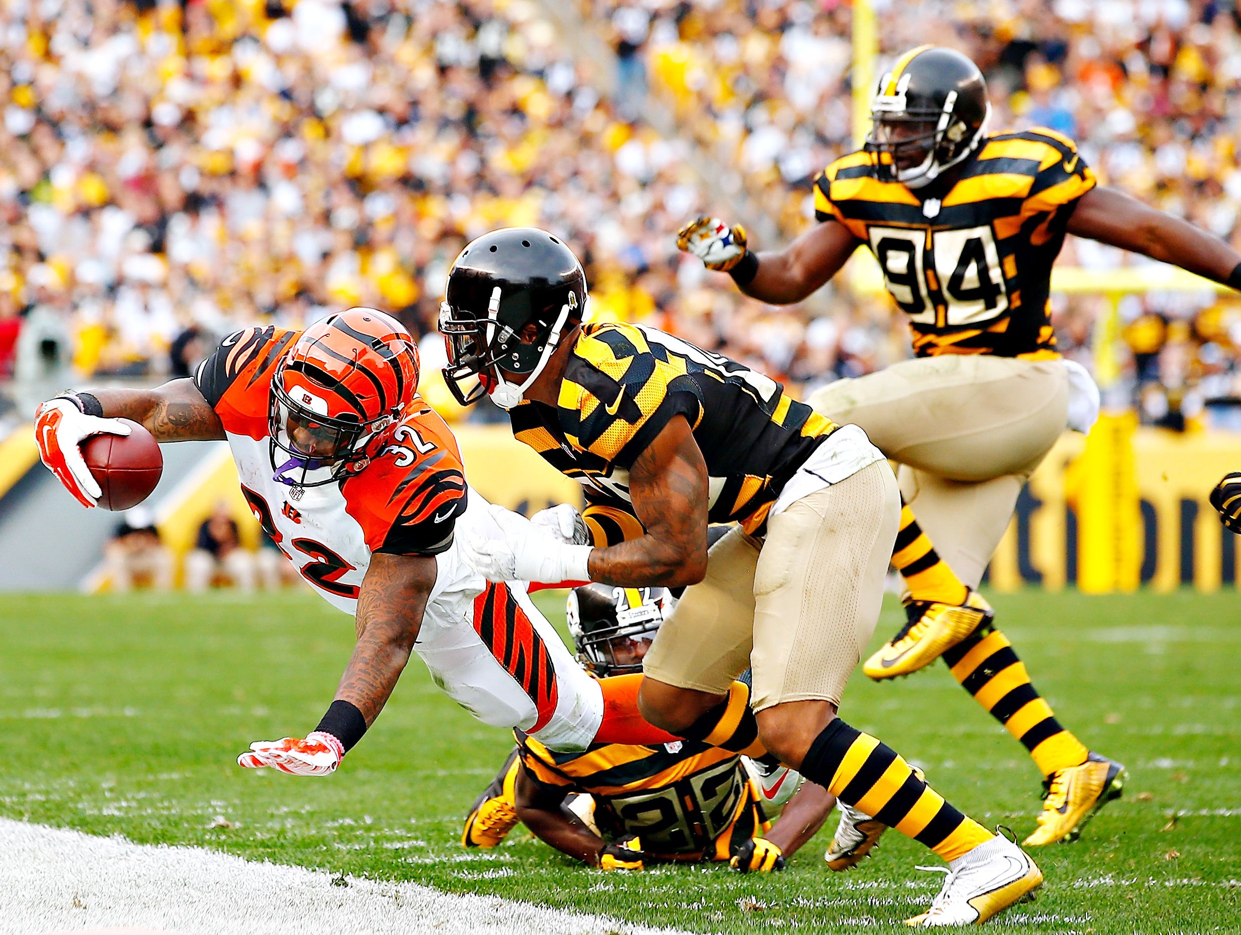 Ben Roethlisberger Sacked - Photos: Bengals vs. Steelers - ESPN