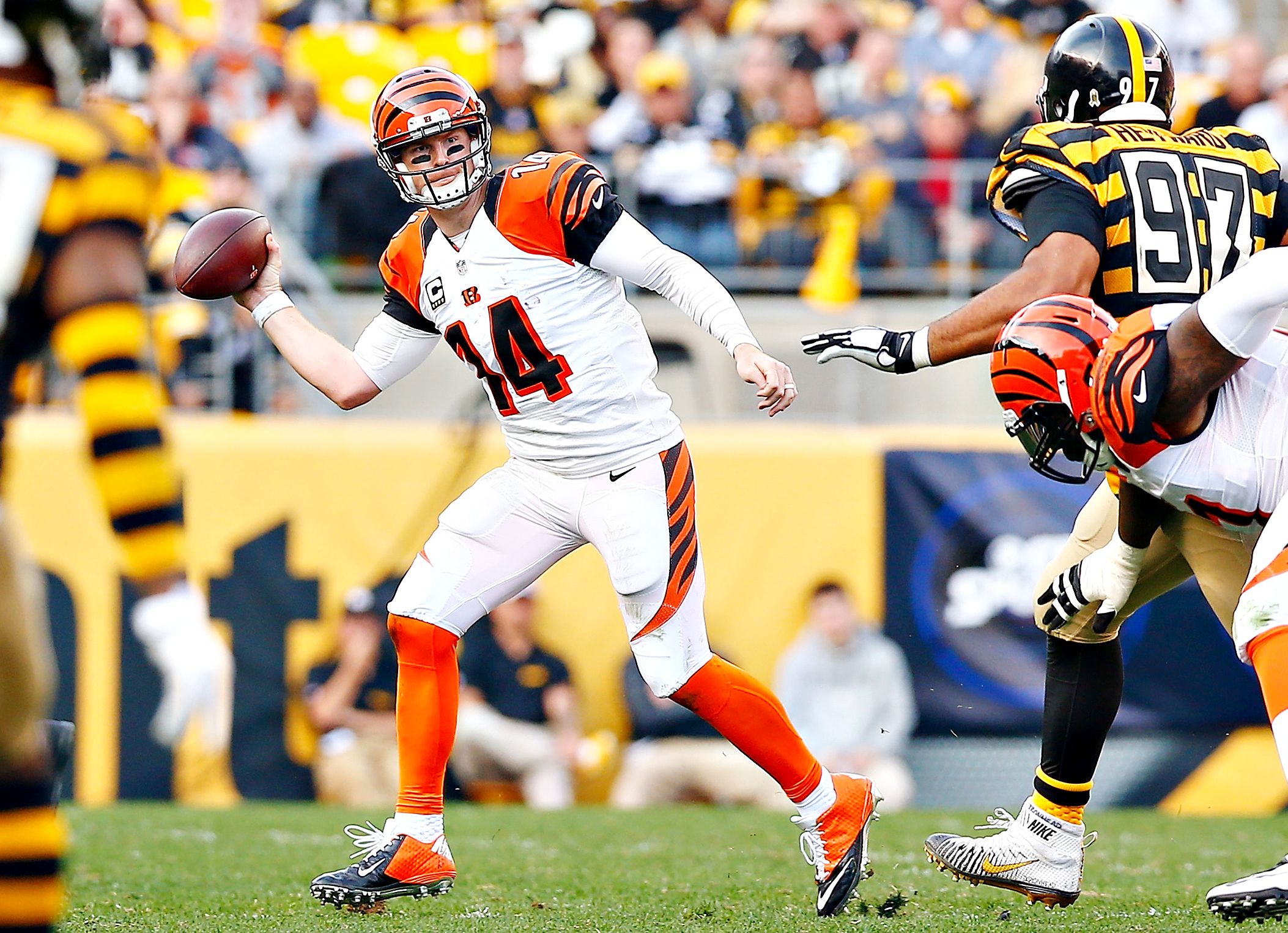 Ben Roethlisberger Sacked - Photos: Bengals vs. Steelers - ESPN