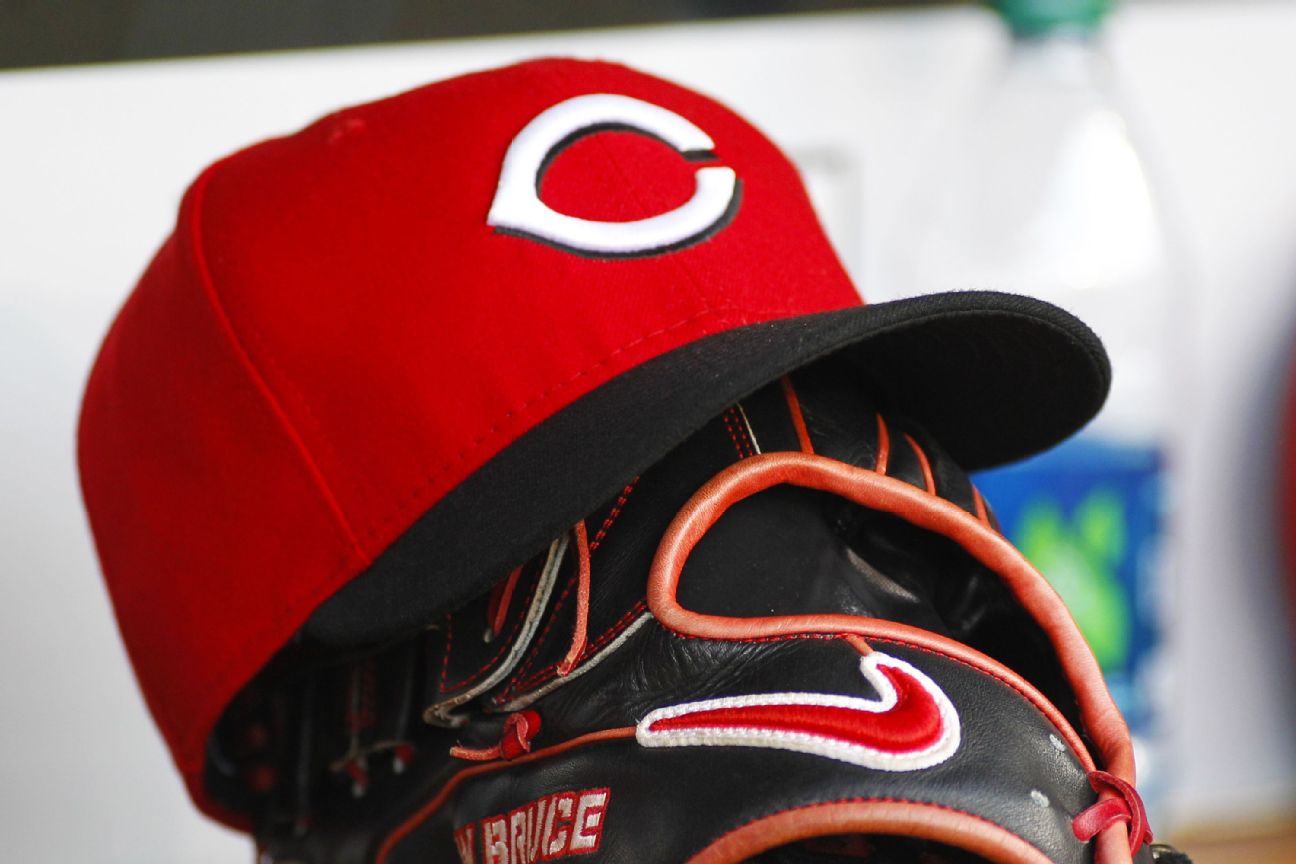 Fourth Reds pitcher tests positive for COVID