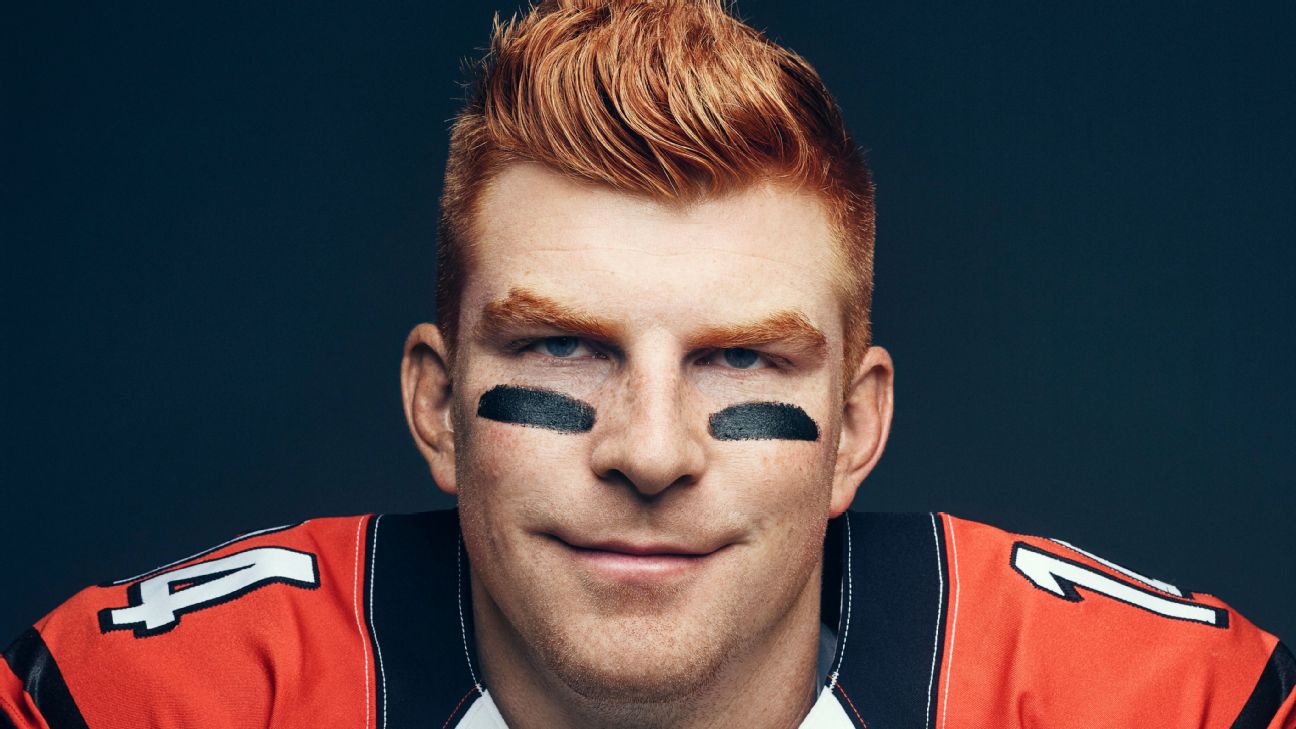 Andy Dalton's Cincinnati Bengals teammates razz fashionable QB