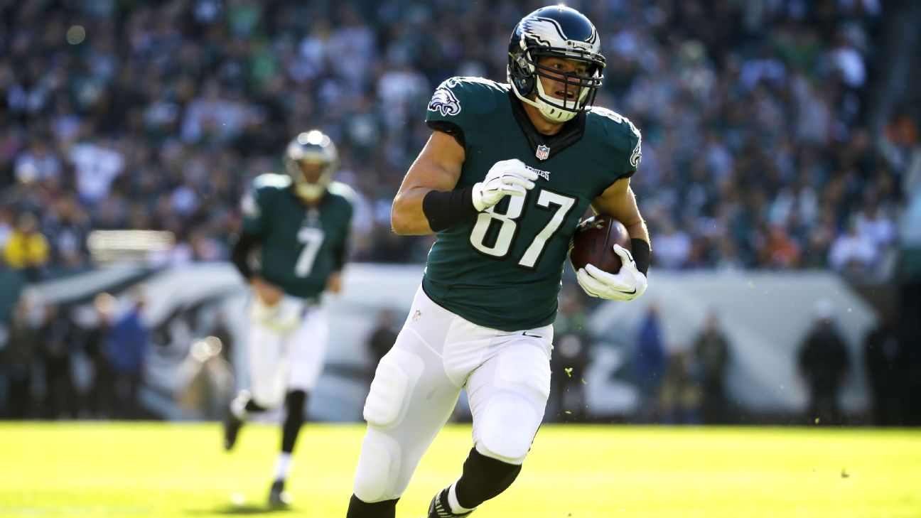 Philadelphia Eagles give tight end Brent Celek 6-year extension