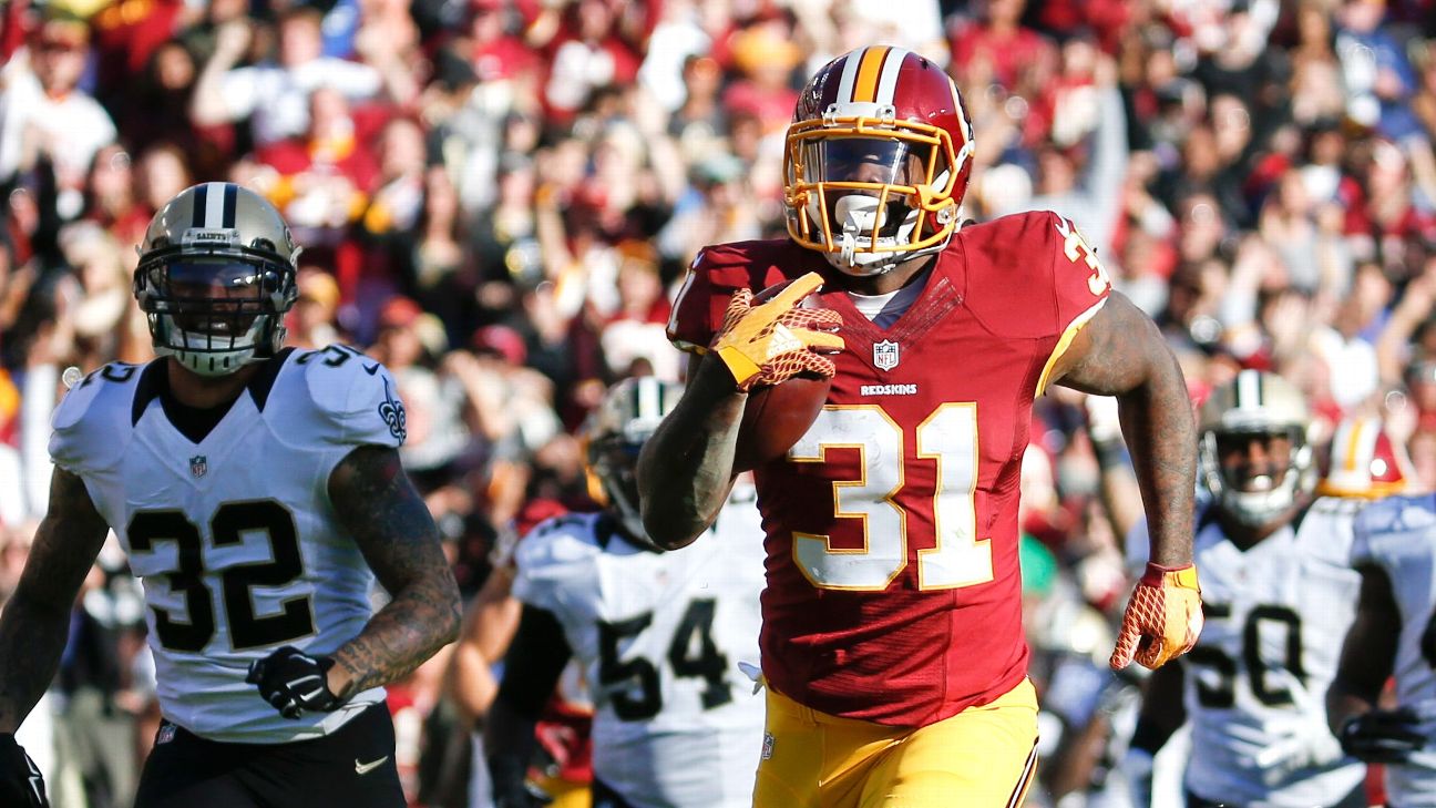 Washington Redskins running back Matt Jones (31) carries the ball