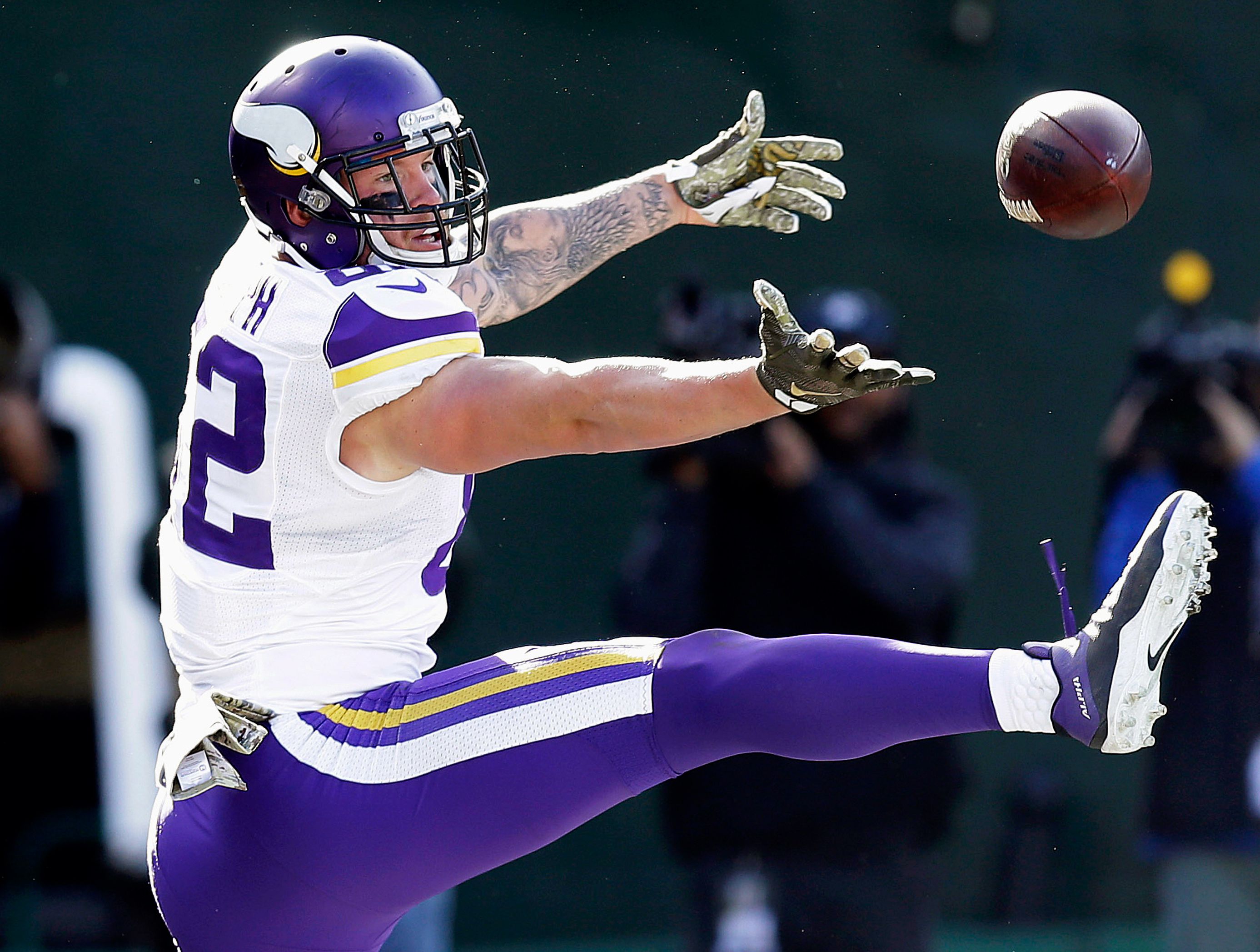 Kyle Rudolph - Best NFL Photos from Week 10 - ESPN