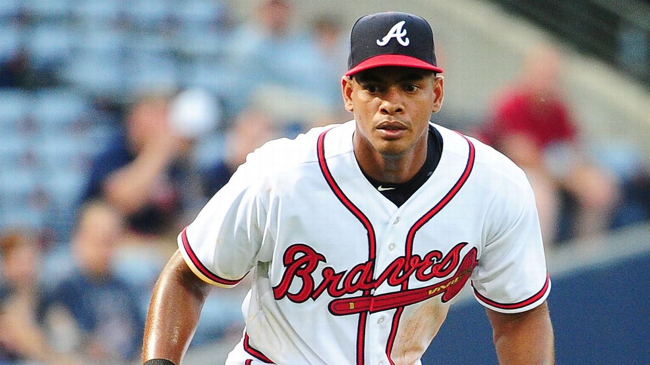 Atlanta Braves Photo (2014) - Fredi Gonzalez wearing the Atlanta