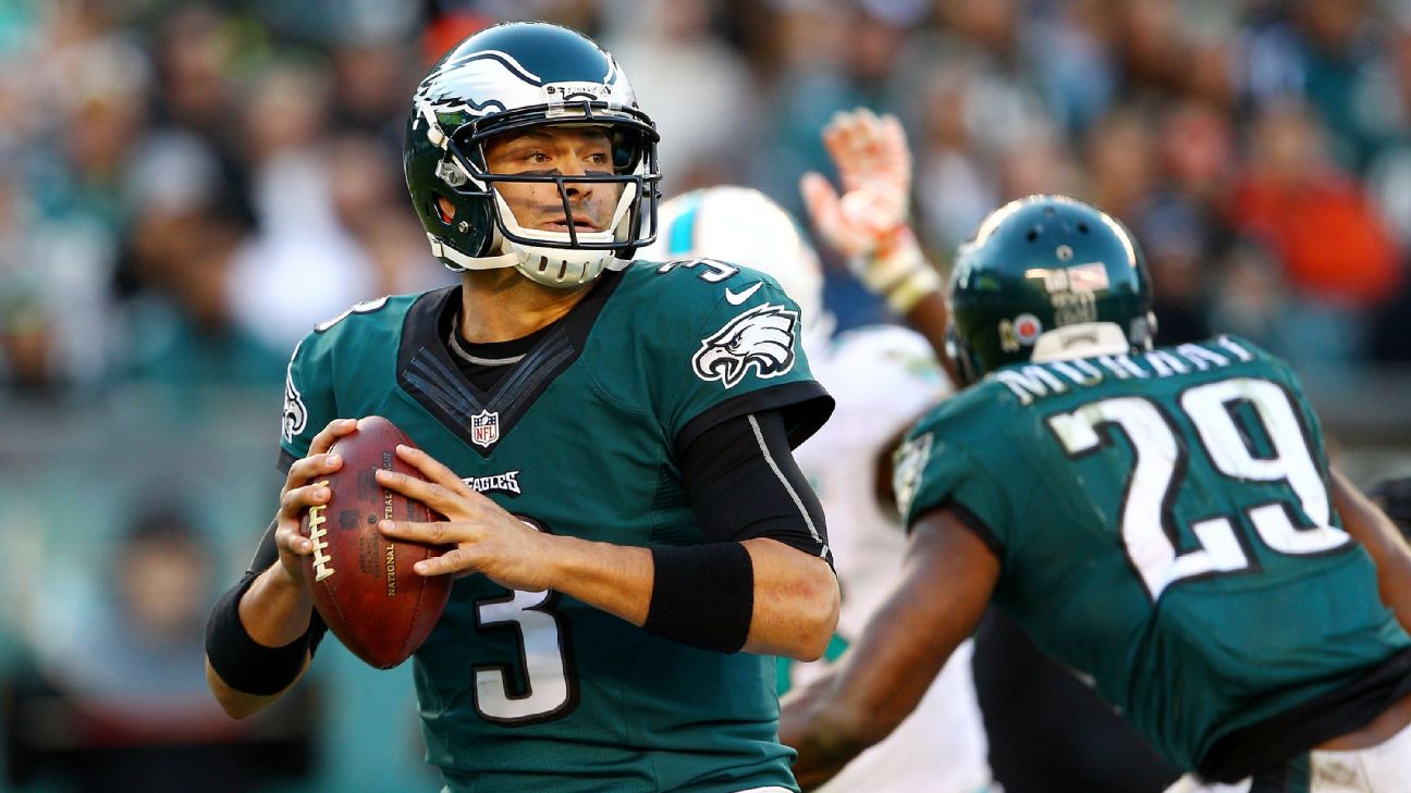 Broncos complete trade to acquire Mark Sanchez from Eagles